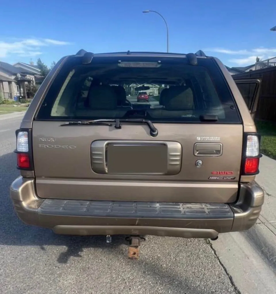Isuzu Rodeo 2001 photo 2