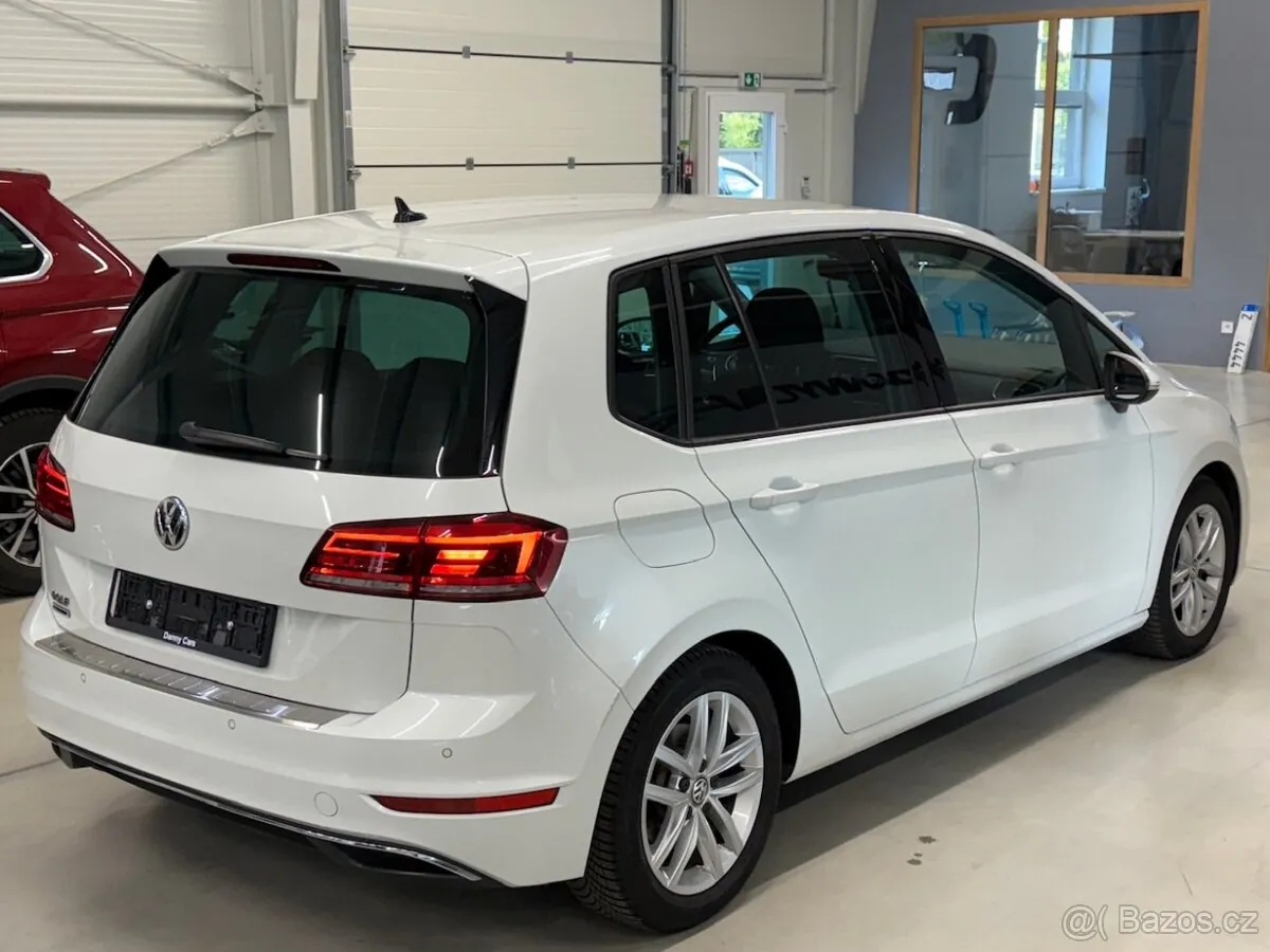 Volkswagen Golf Sportsvan 2018 photo 2
