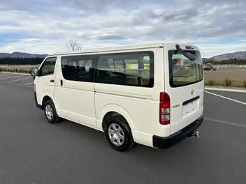 Toyota Hiace 2022 photo 4