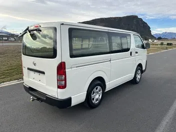 Toyota Hiace 2022 photo 5