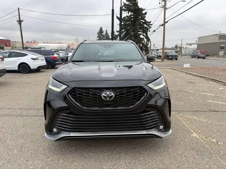 Toyota Highlander 2021 photo 2