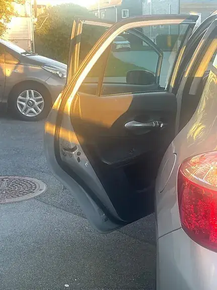 Toyota Auris 2012 photo 3