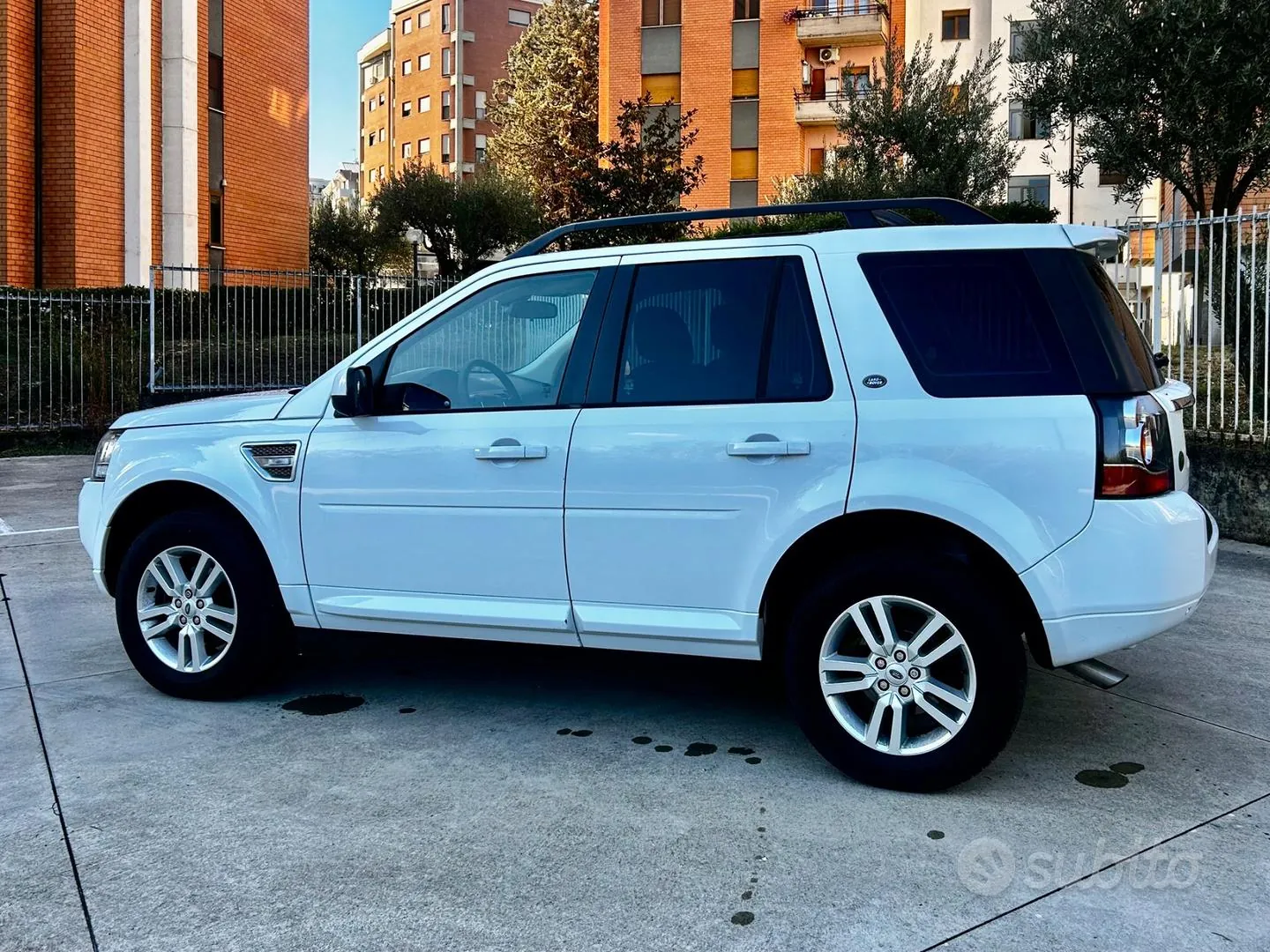 Land Rover Freelander 2013 photo 3