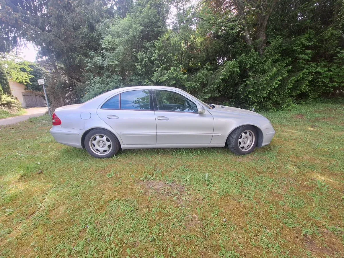 Mercedes-Benz Eklasse 2004 photo 3