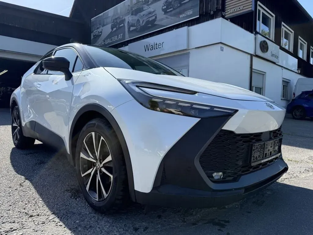 Toyota C-Hr 2024 photo 2