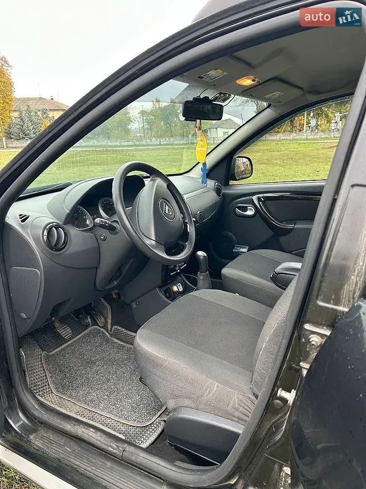 Dacia Duster 2010 photo 5