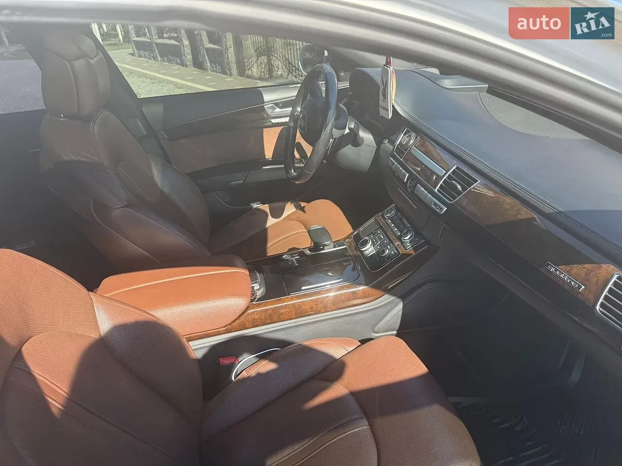 Audi A8 2014 photo 4
