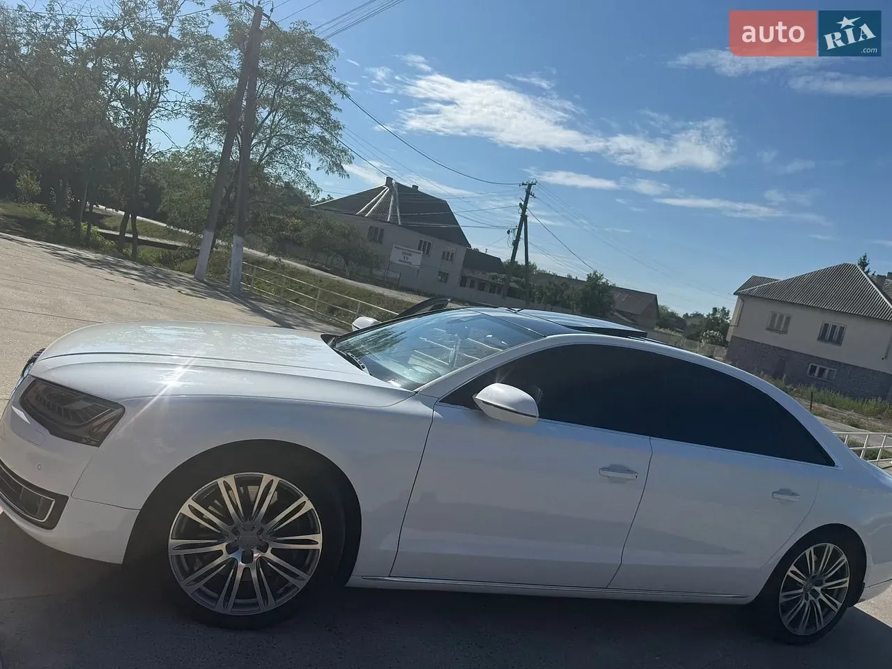 Audi A8 2014 photo 2