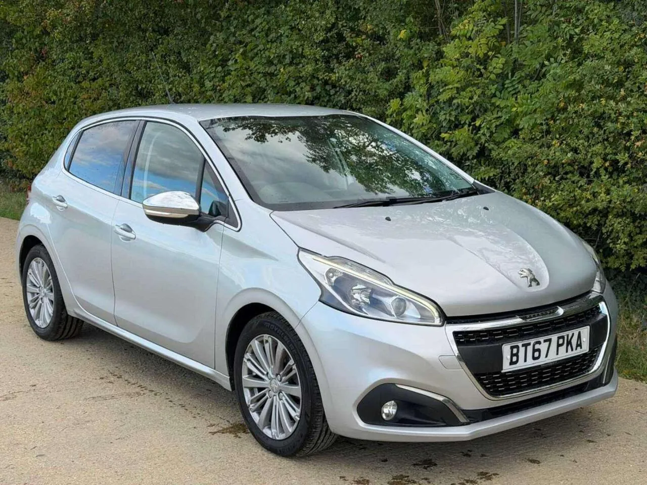 Peugeot 208 2018 photo 2