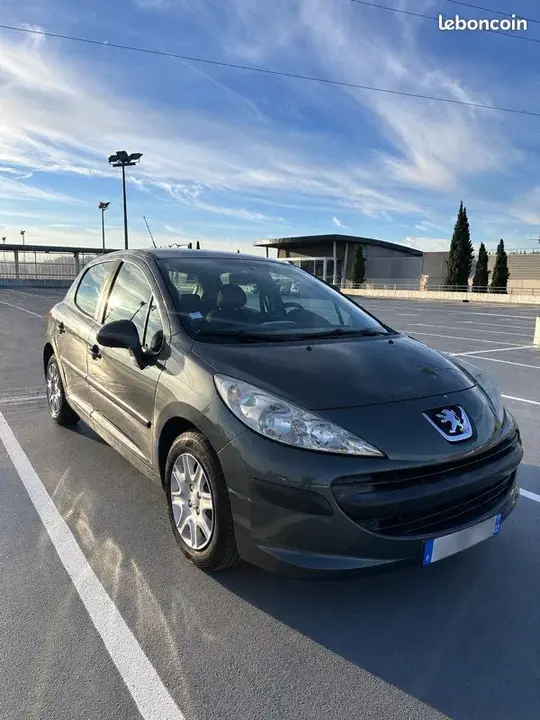 Peugeot 207 2008 photo 3