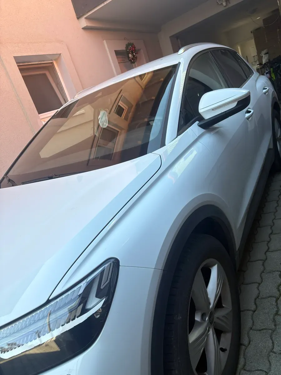 Audi Q4 2023 photo 3