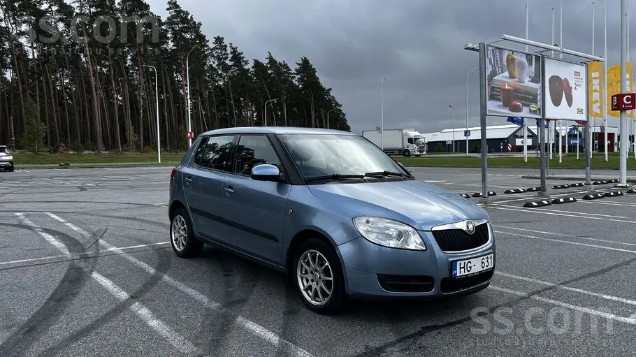 Skoda Fabia 2008 photo 3