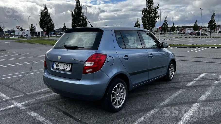 Skoda Fabia 2008 photo 4