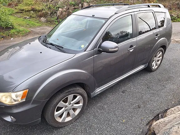 Mitsubishi Outlander 2012 photo 3