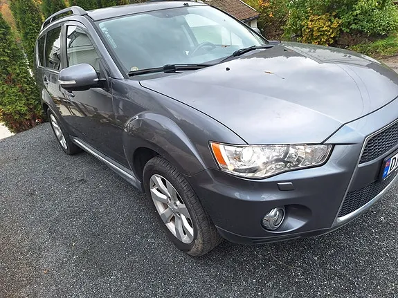 Mitsubishi Outlander 2012 photo 2
