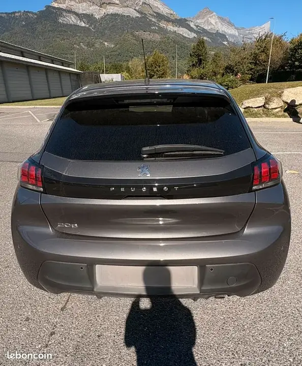 Peugeot 208 2021 photo 2