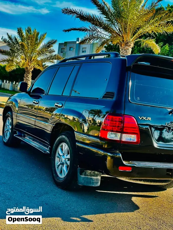 Toyota Land Cruiser 2005 photo 2