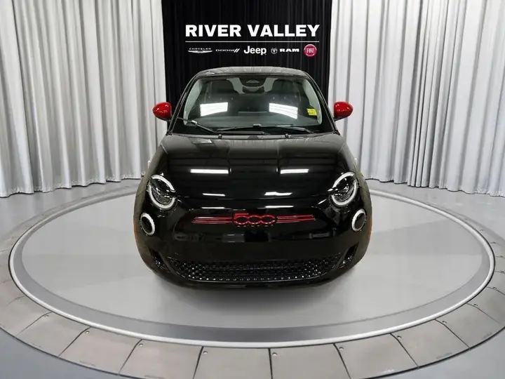 Fiat 500E 2024 photo 2