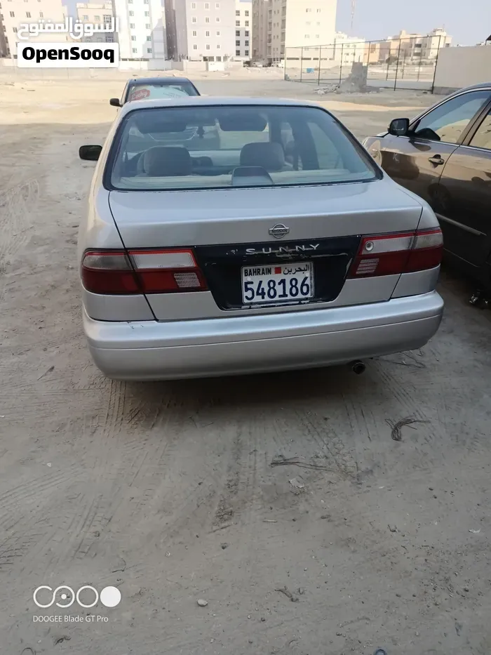 Nissan Sunny 2000 photo 3