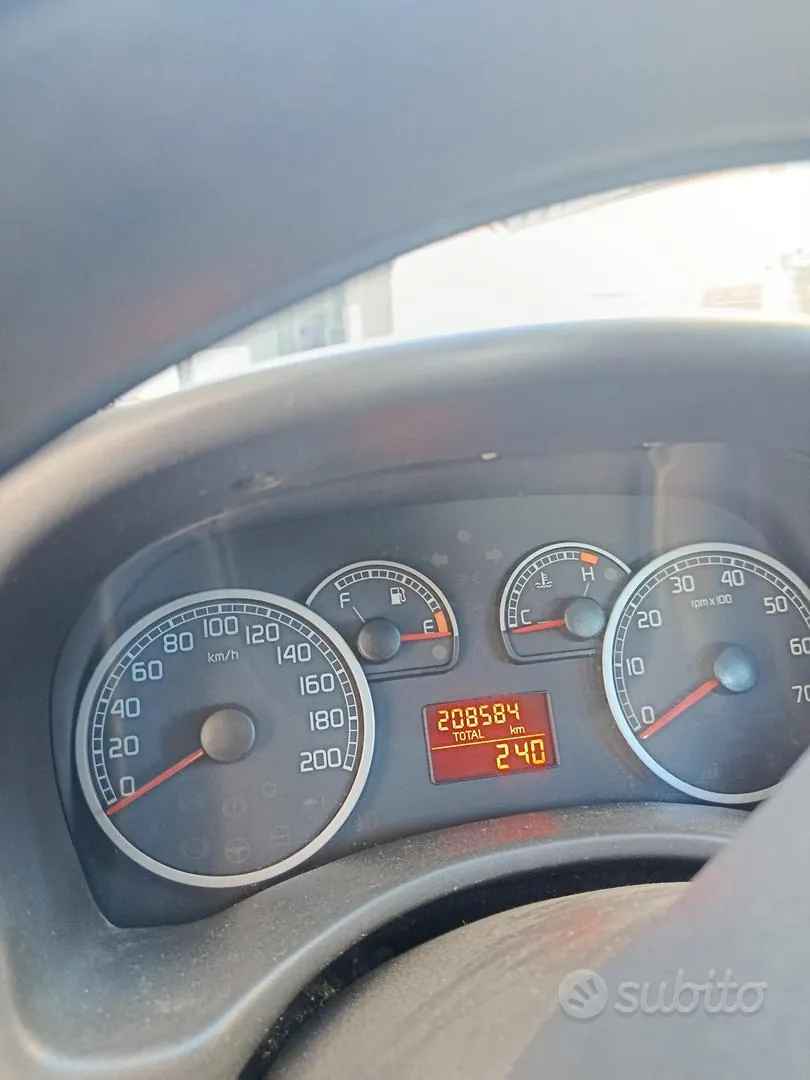 Fiat Punto 2009 photo 3