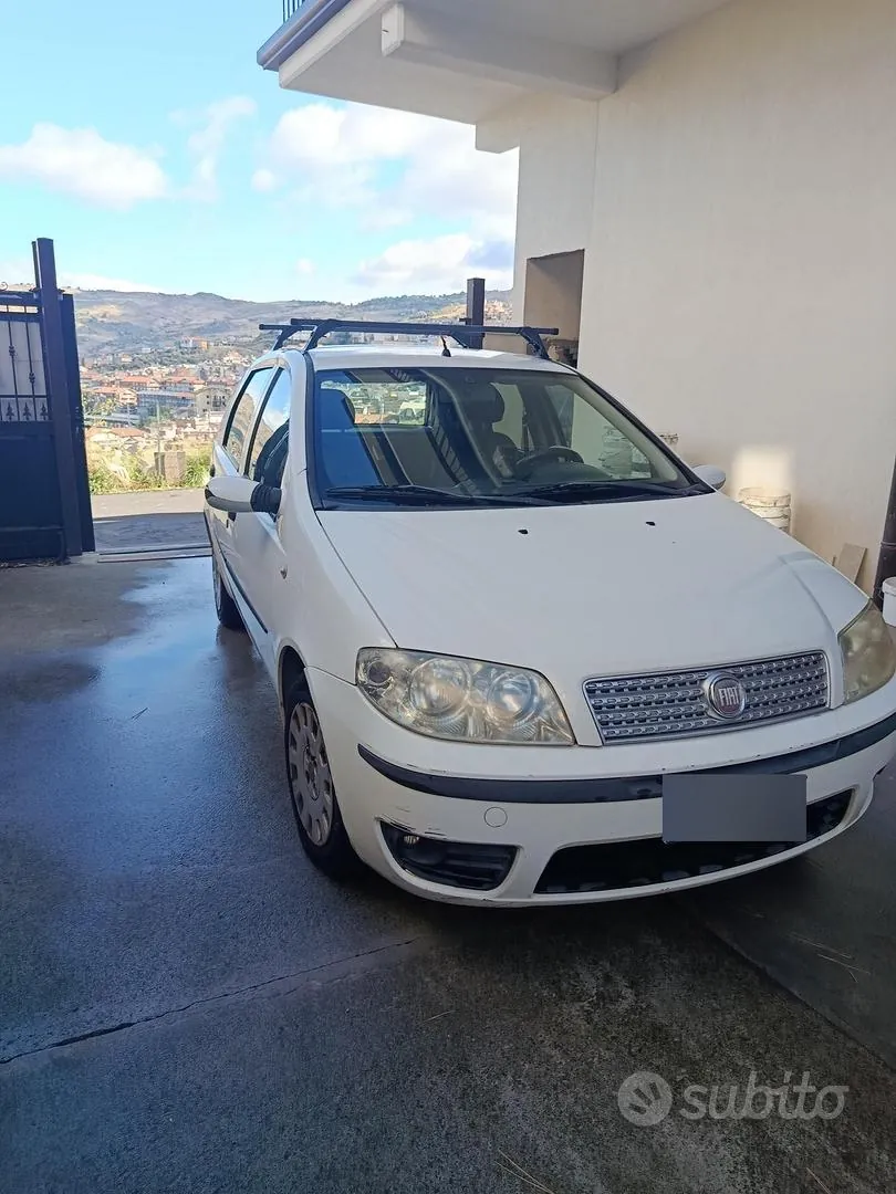 Fiat Punto 2009 photo 2