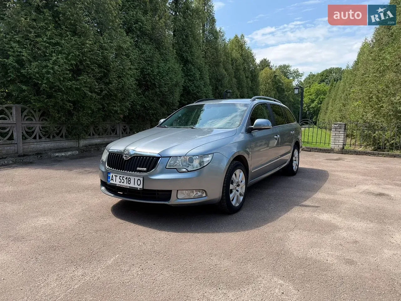 Skoda Superb 2012 photo 4