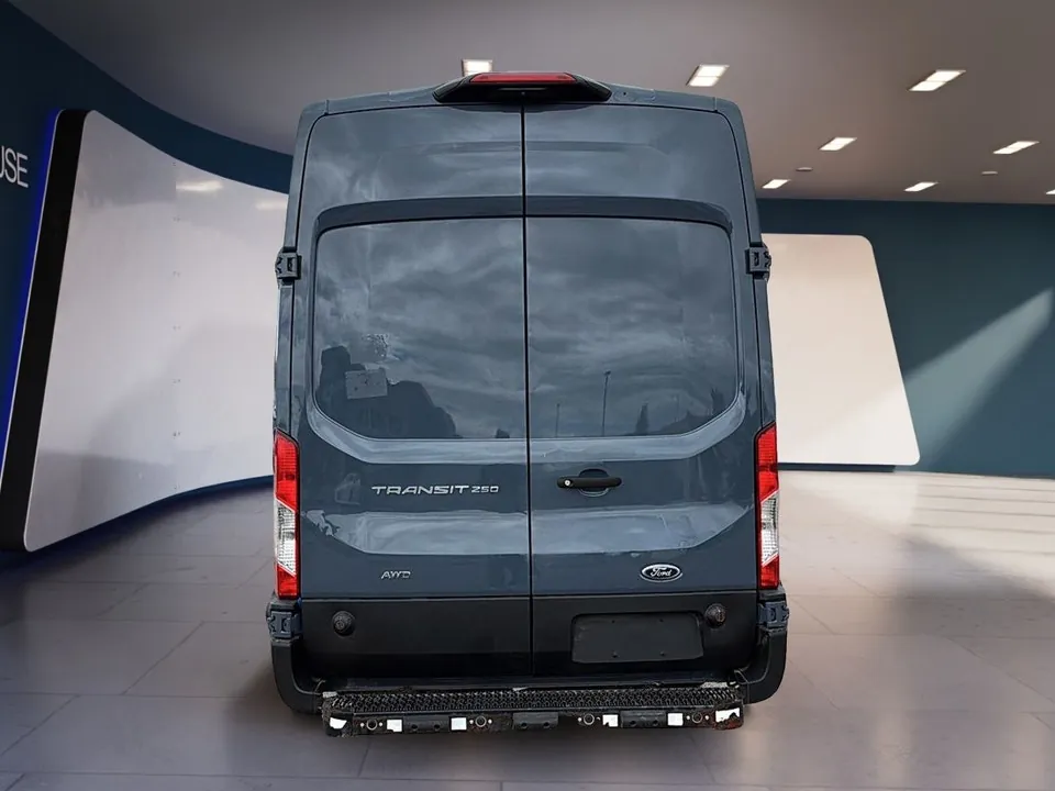 Ford Transit 2021 photo 2