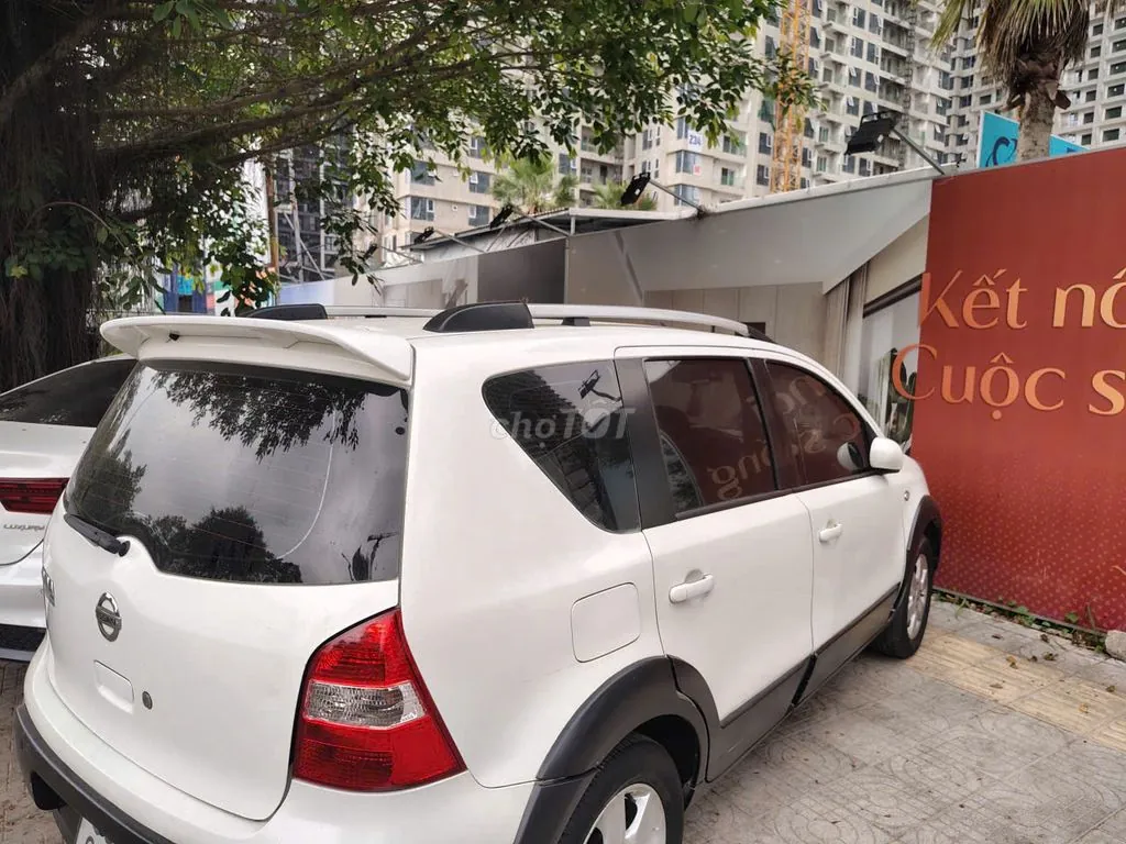 Nissan Livina