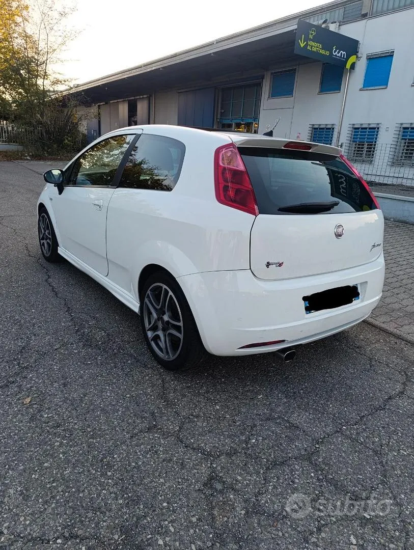 Fiat Grande Punto 2008 photo 2