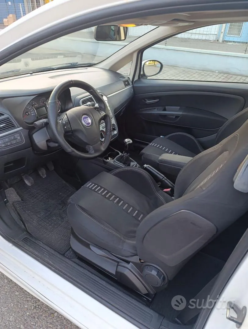 Fiat Grande Punto 2008 photo 5