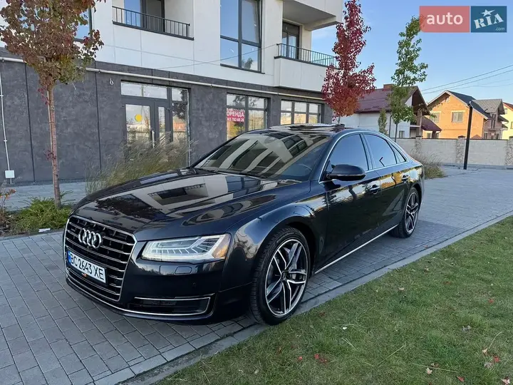 Audi A8 2015 photo 2