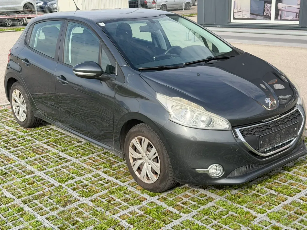 Peugeot 208 2013 photo 3