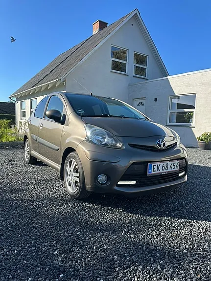 Toyota Aygo 2012 photo 2