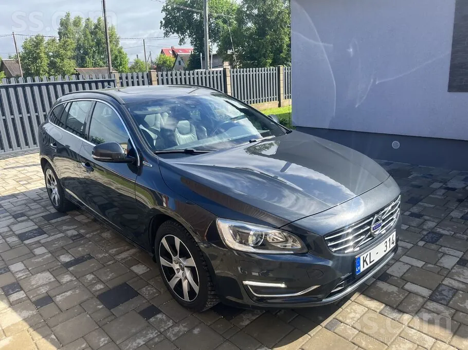 Volvo V60 2014 photo 2