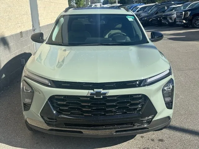 Chevrolet Trax 2026 photo 2