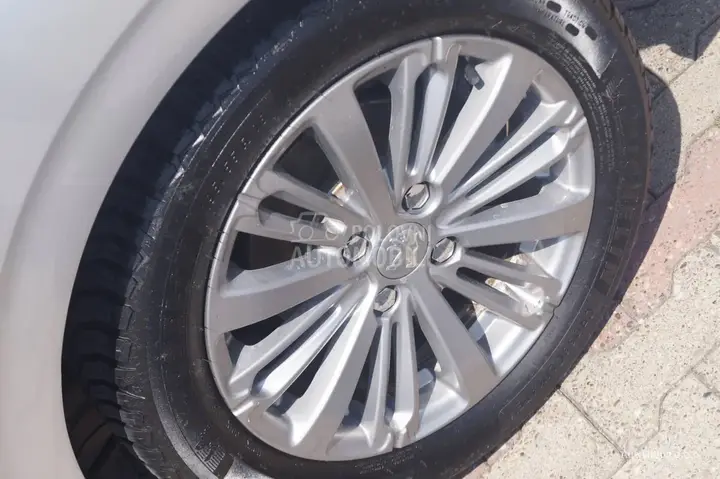 Peugeot 208 2016 photo 4