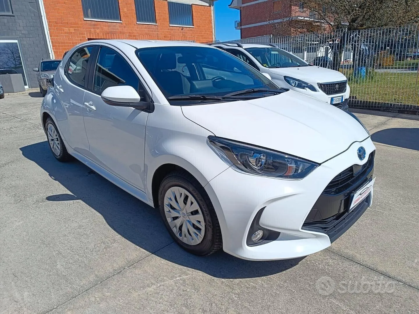 Toyota Yaris 2023 photo 3