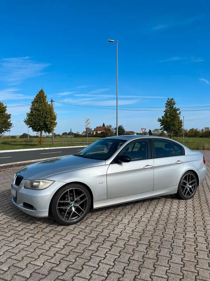 BMW 320I