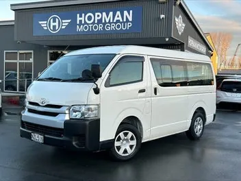 Toyota Hiace 2020 photo 2