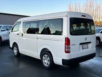 Toyota Hiace 2020 photo 5