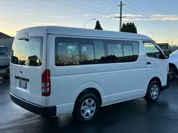 Toyota Hiace 2020 photo 4