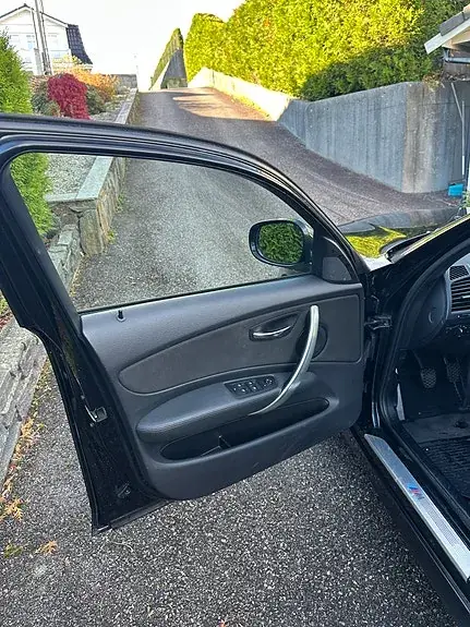 BMW 116D 2010 photo 2