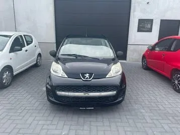 Peugeot 107 2011 photo 2