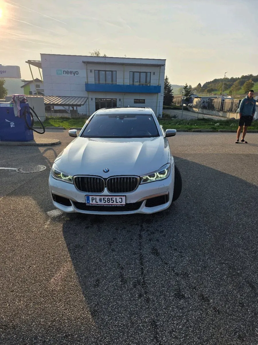 BMW 7 Series 2017 photo 3