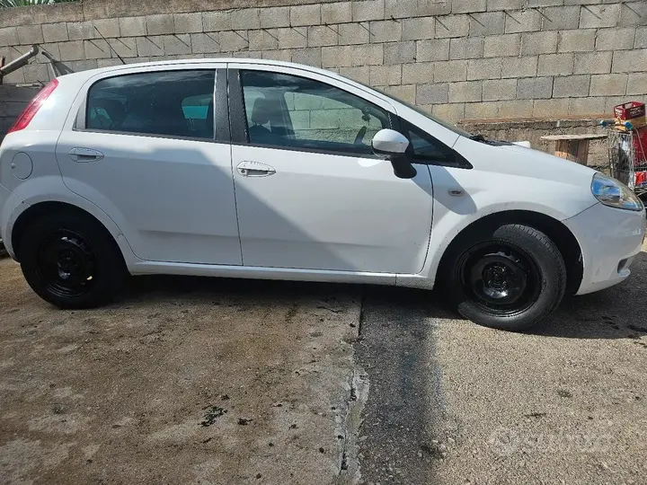 Fiat Grande Punto 2008 photo 2