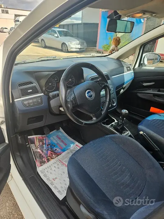 Fiat Grande Punto 2008 photo 4