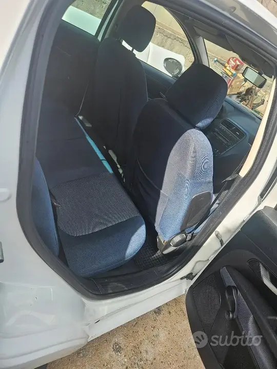 Fiat Grande Punto 2008 photo 5