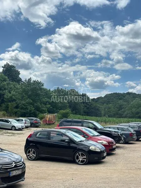 Fiat Grande Punto 2006 photo 2