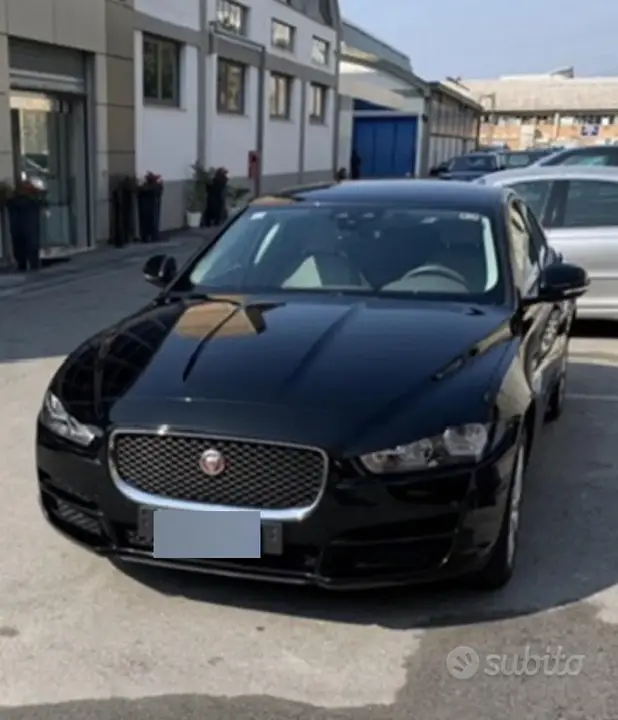 Jaguar Xe 2016 photo 2