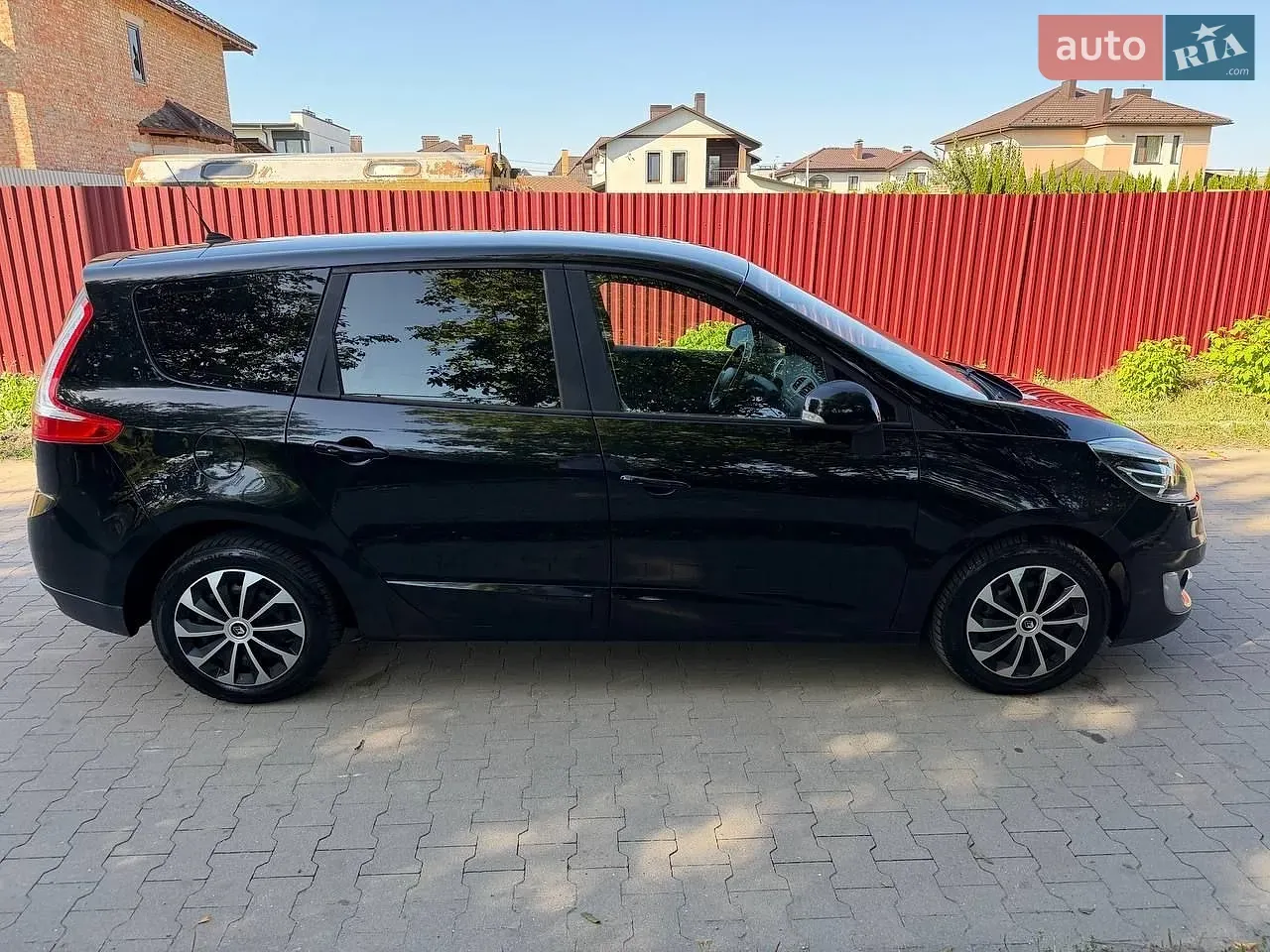 Renault Grand Scenic 2013 photo 2